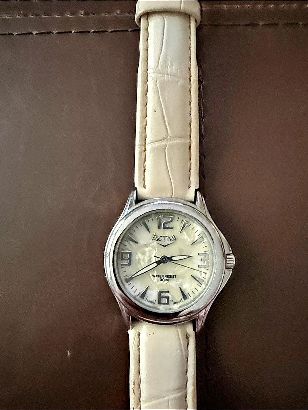 Activa MGP-3423 Women's Leather Watch in White & Silver